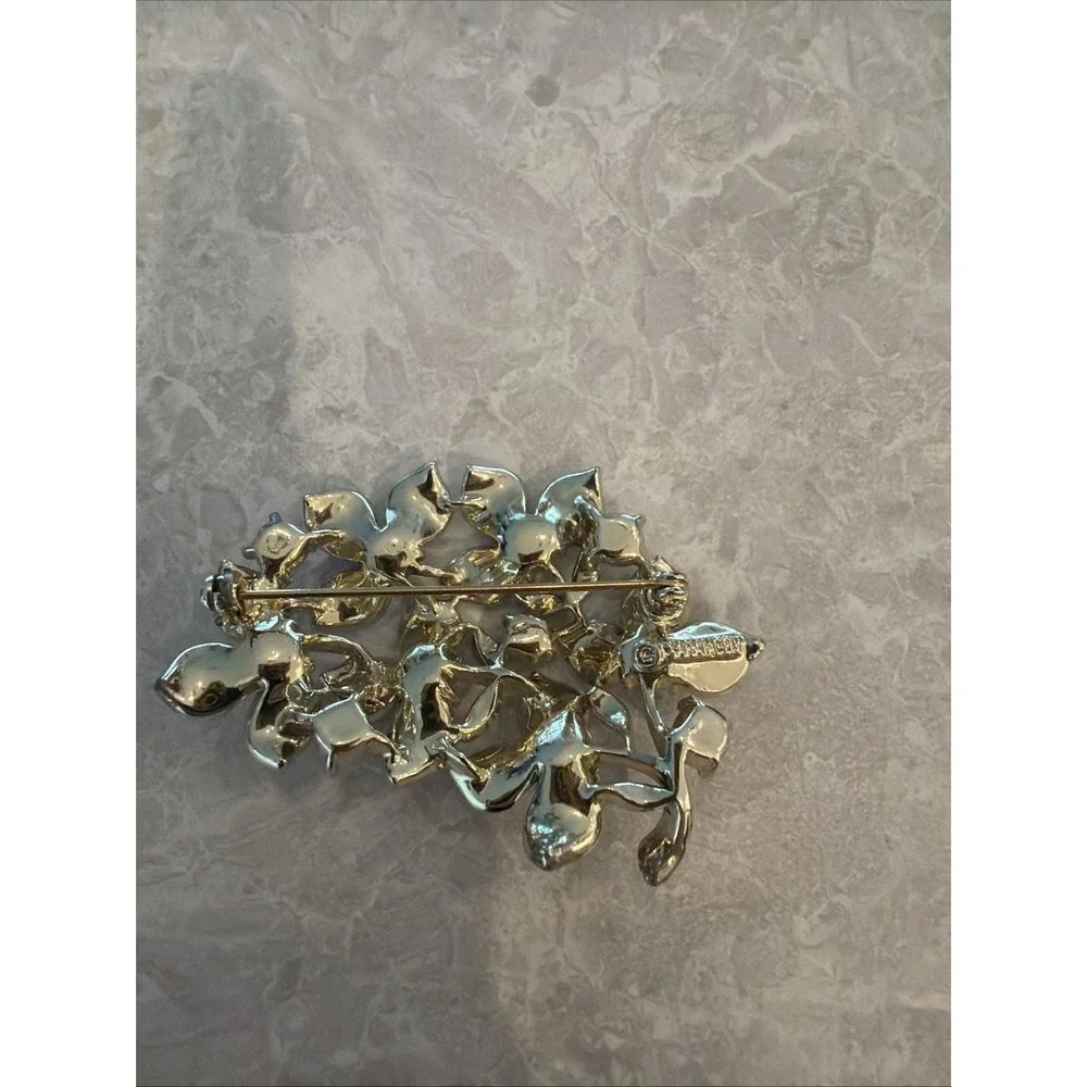 Sara Coventry Vintage Flower Brooch Silver Tone Rhinestones
